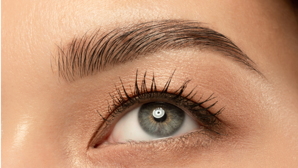 ترند ابروهای کرکی (Feather Brows)؛ مناسب چه افرادی است؟