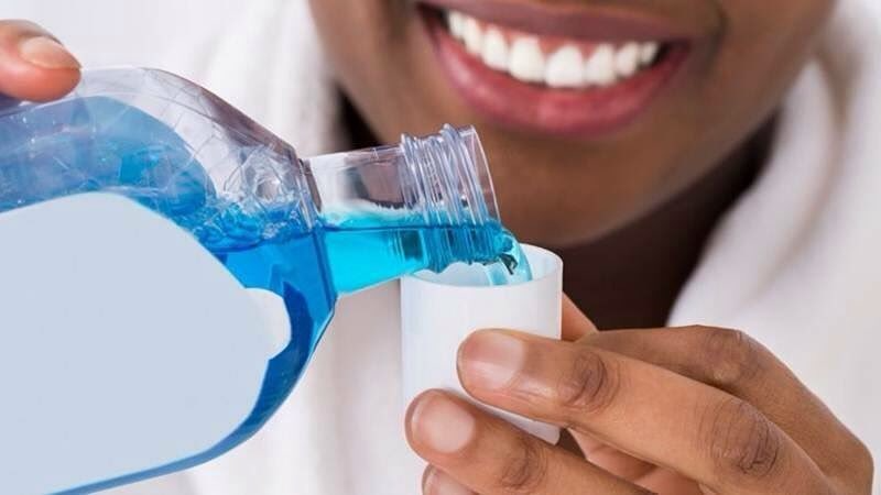 دهانشویه چه فواید و عوارضی دارد؟