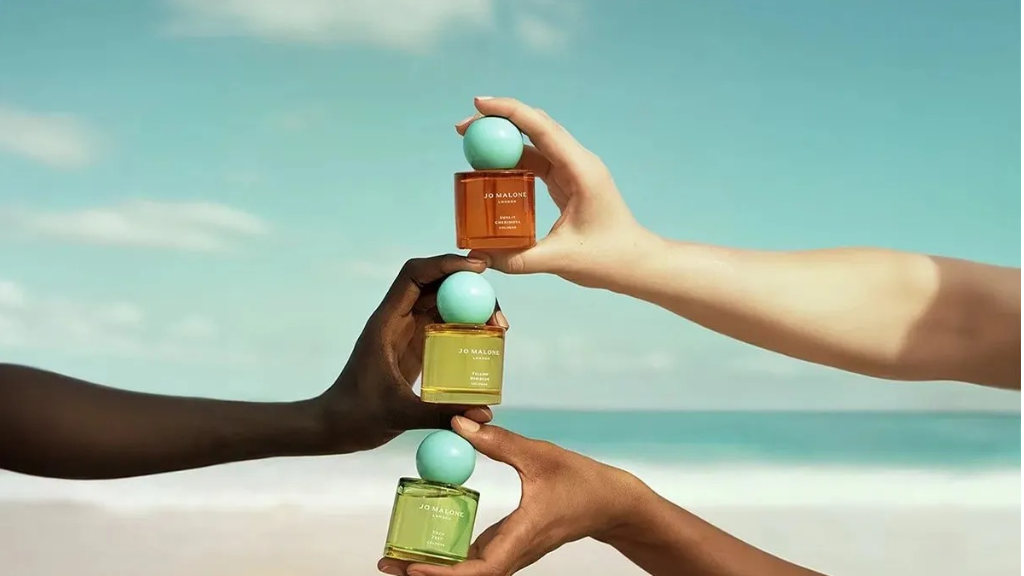 لایه‌بندی عطرها (Perfume Layering) چیست؟