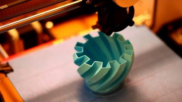 پرینتر سه بعدی رزینی یا FDM