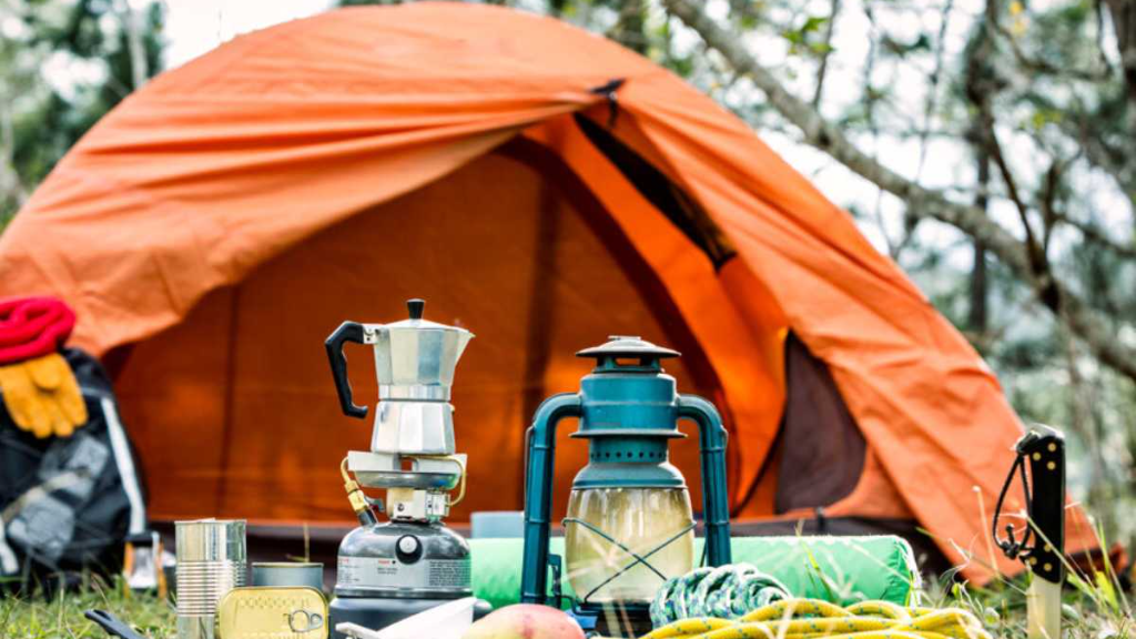 بهترین و ضروری‌ترین وسایل کمپینگ و سفر