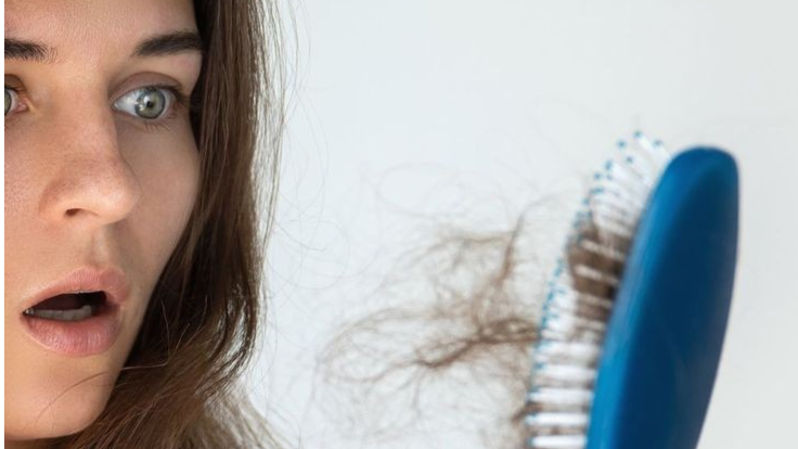 راهکارهای طبیعی برای کاهش ریزش مو