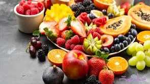🍎 فواید میوه ها؛ خوراکیهای رنگارنگ و نجاتبخش
