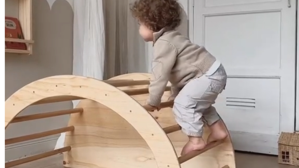 چگونه میزان استفاده از گوشی موبایل را در کودکان محدود کنیم؟