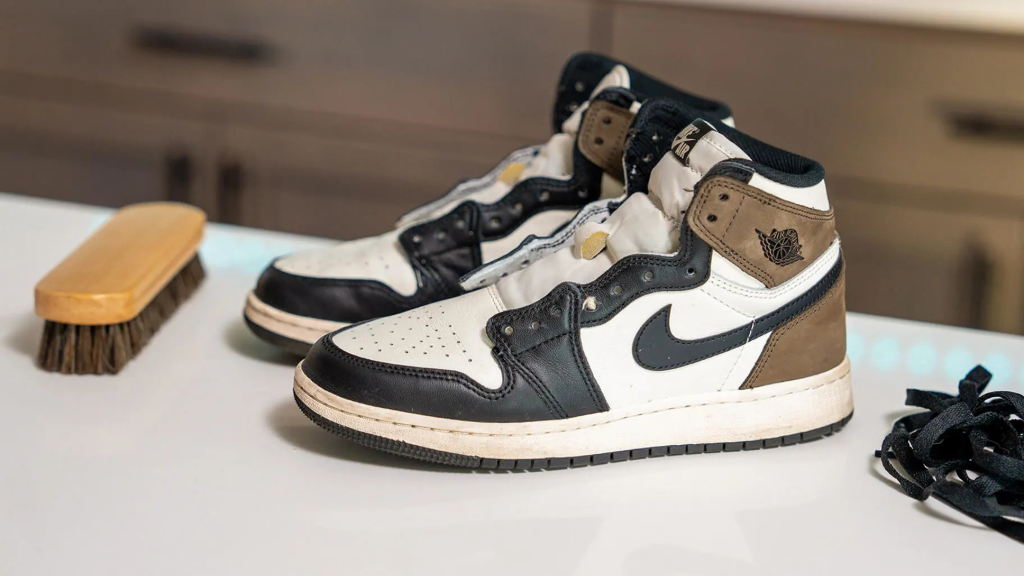 کتونی‌ خود را در 6 مرحله به راحتی تمیز کنید