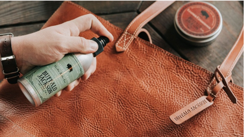 راهنمای کامل نگهداری و تمیز کردن محصولات چرم طبیعی