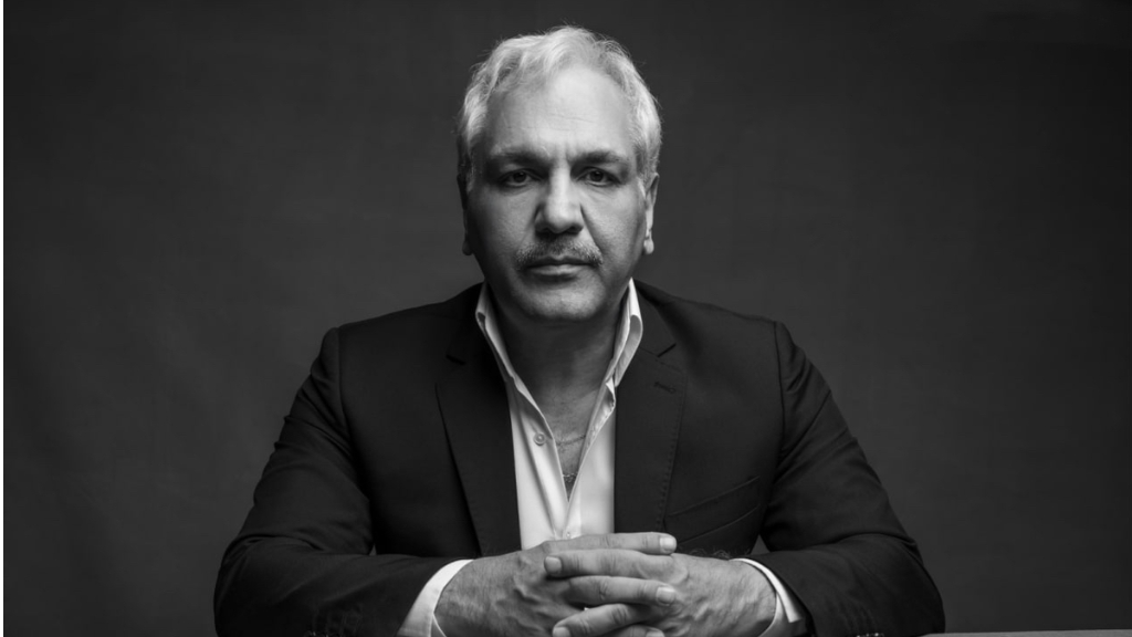 ساعت مچی مهران مدیری و قیمت آن