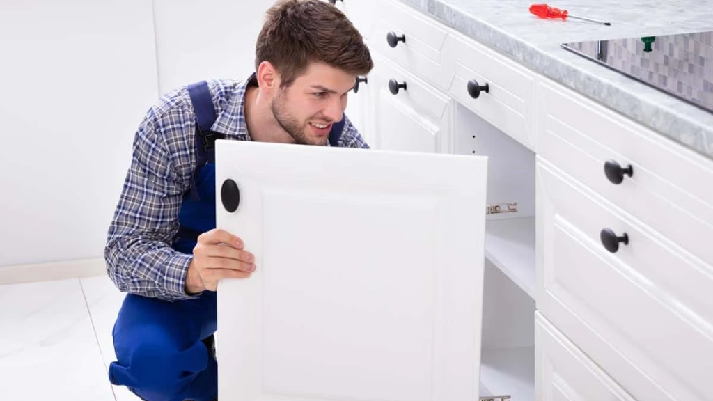 چه زمانی باید دستگیره کابینت را تعویض کرد؟ نشانه‌های خرابی