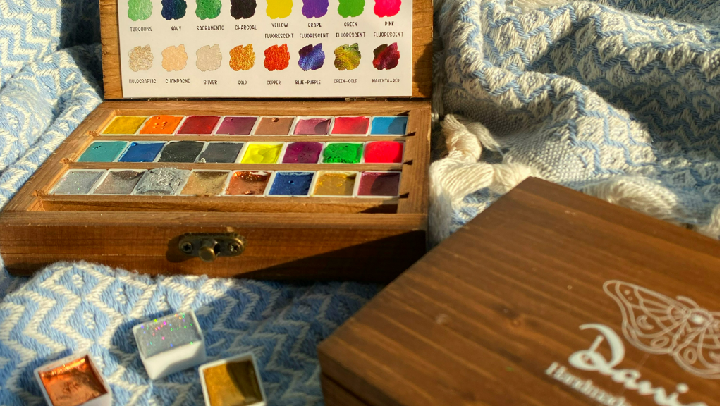 آبرنگ متالیک چیه و چرا همه عاشقشن؟ ✨🎨