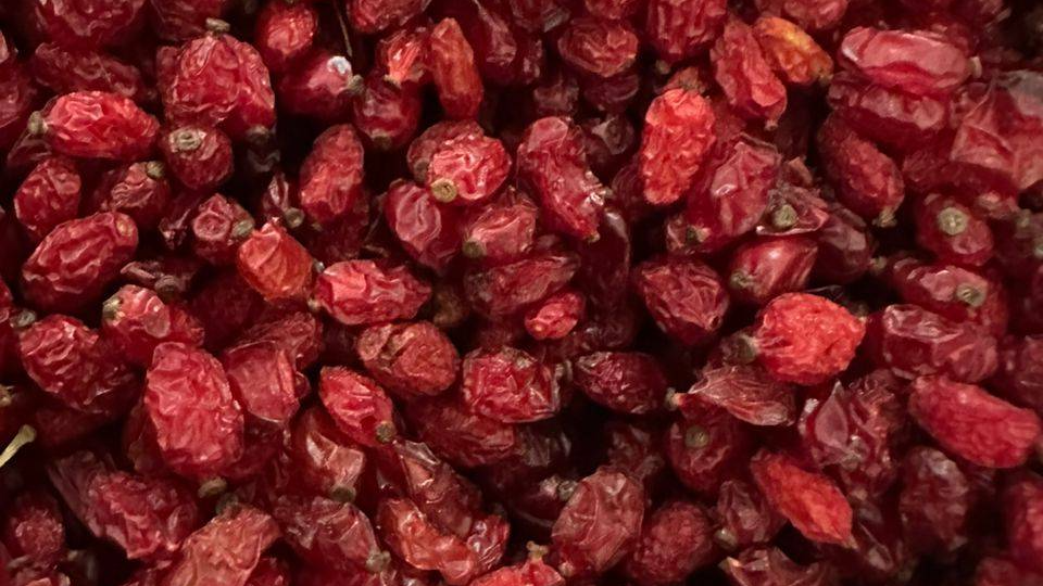 چرا زرشک پفکی قائنات توی بازار یکدست نیست؟