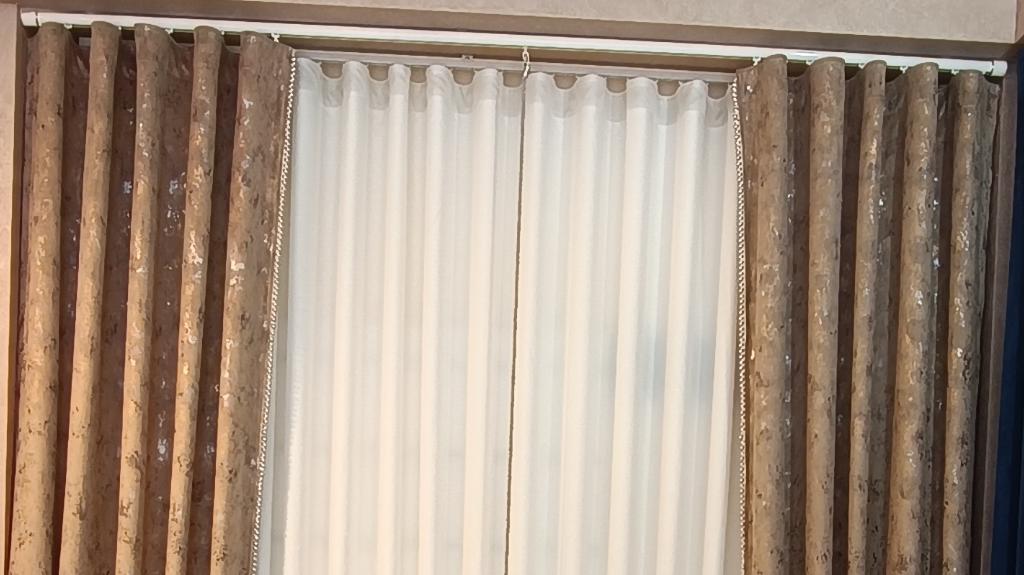 پرده مینیمال چیست چقدر نیاز دارم ، مزایا و معایب پرده مینیمال