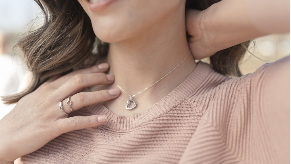 چرا زیورآلات نقره انتخاب مناسبی هستند؟