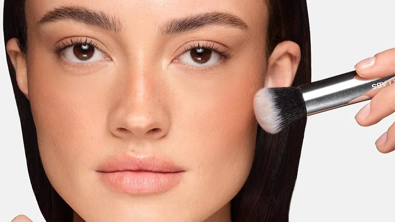 رژگونه‌های بدون تالک (Talc-Free Blush)؛ آیا ارزش خرید دارند؟