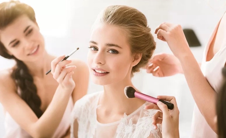روش‌های ماندگاری آرایش عروس چیست؟