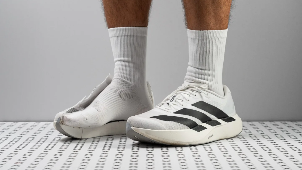 بررسی کفش اورجینال دویدن Adidas Adizero Evo SL
