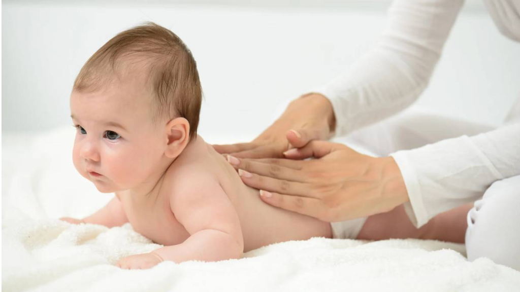 فواید ماساژ دادن نوزاد چیست؟