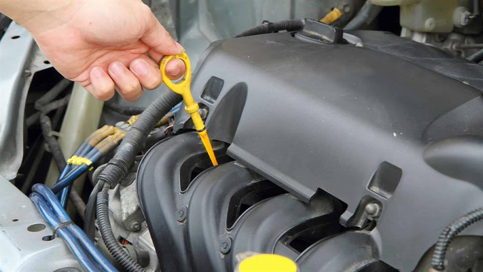 نشانه های فرارسیدن زمان تعویض روغن موتور