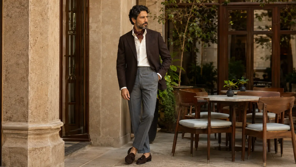 دستمال گردن مردانه؛ راهنمای انتخاب و ست‌کردن با کت