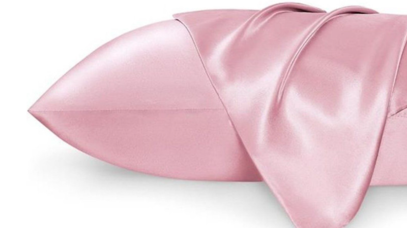 روبالشی ساتن: راز خواب بهتر و مراقبت از پوست و مو