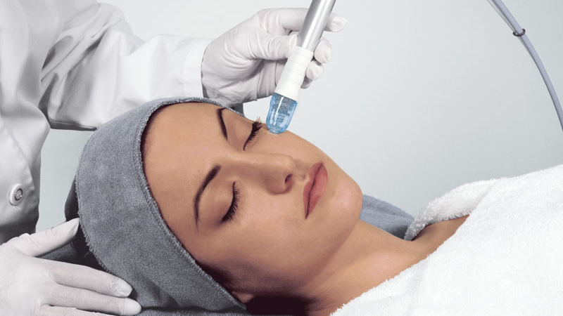 جوان‌سازی پوست در خانه بدون نیاز به کلینیک