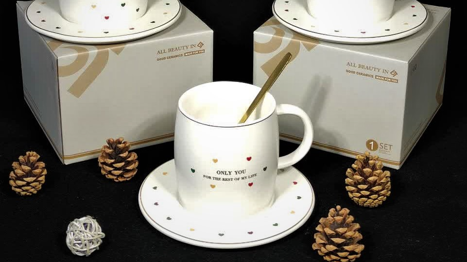 استفاده از تراول ماگ به عنوان هدیه تبلیغاتی