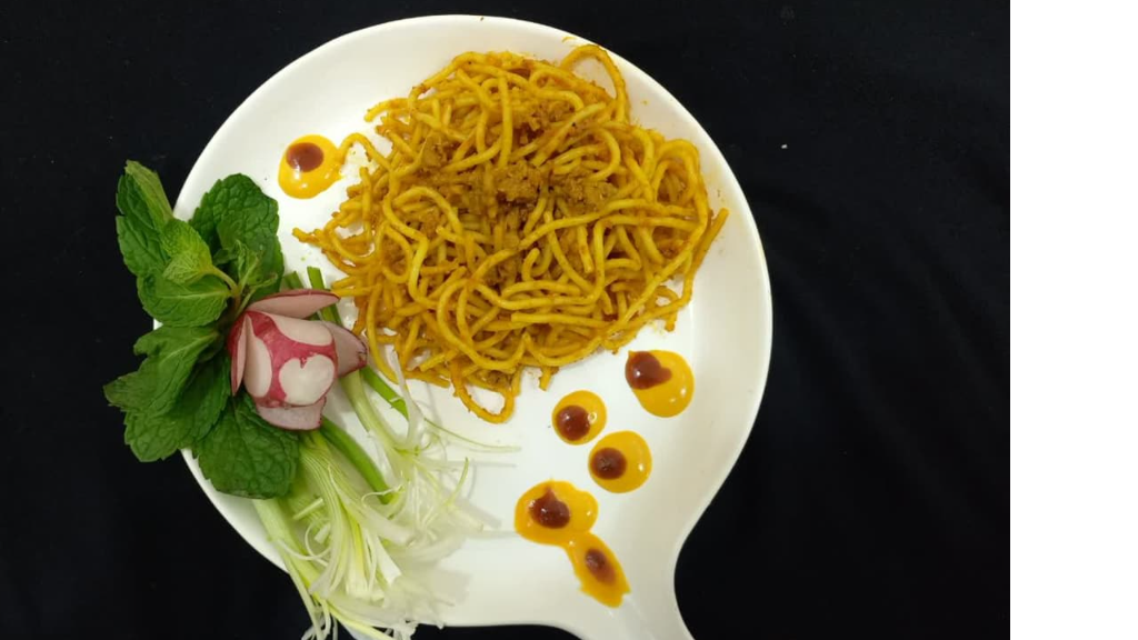 ماکارونی پرسی طبخ شده با گوشت خالص