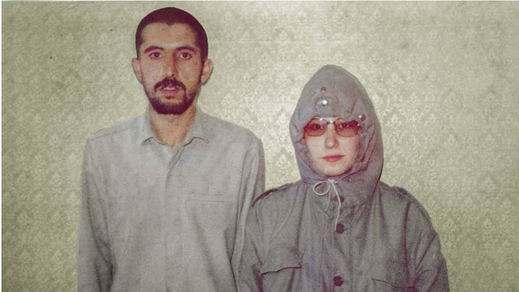 تو اصلاً صورت این خانم را دیده‌ای؟