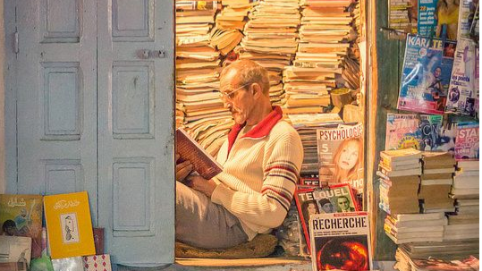 در شباهت کتابفروشیها و لباسفروشیها