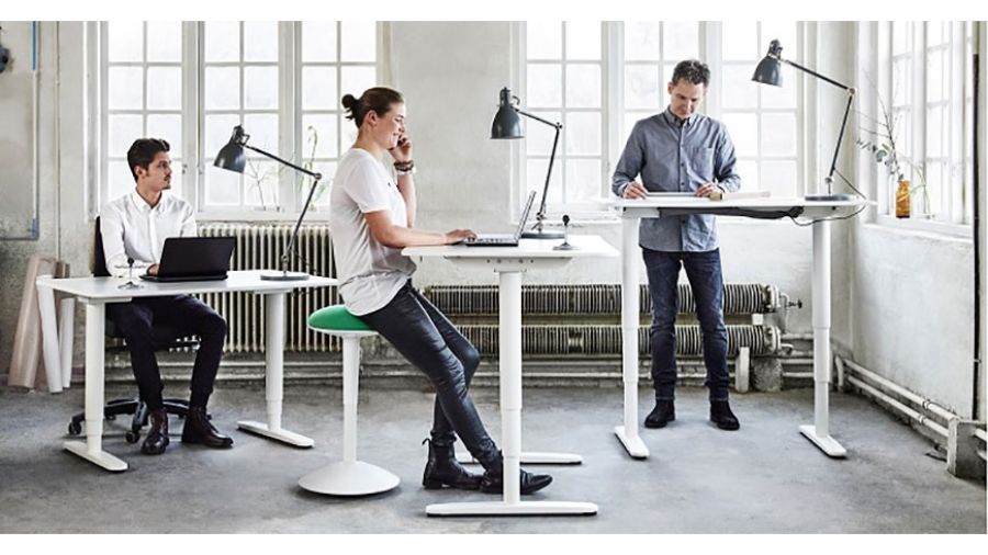 میز های اداری استاندارد برای افراد کوتاه قد