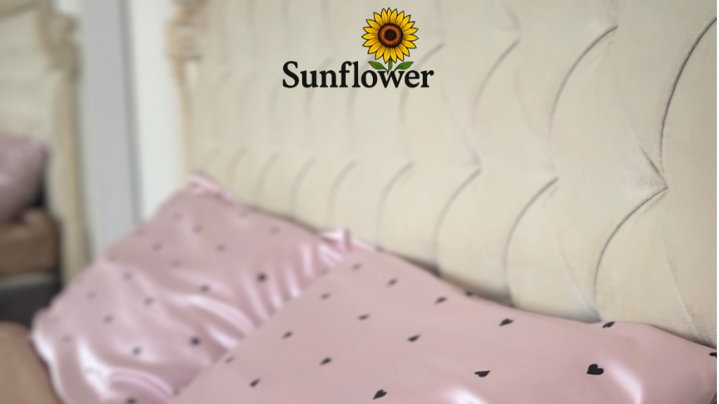 تفاوت پارچه ساتن و ابریشم در روبالشی؛ کدوم برای پوست و مو بهتره؟