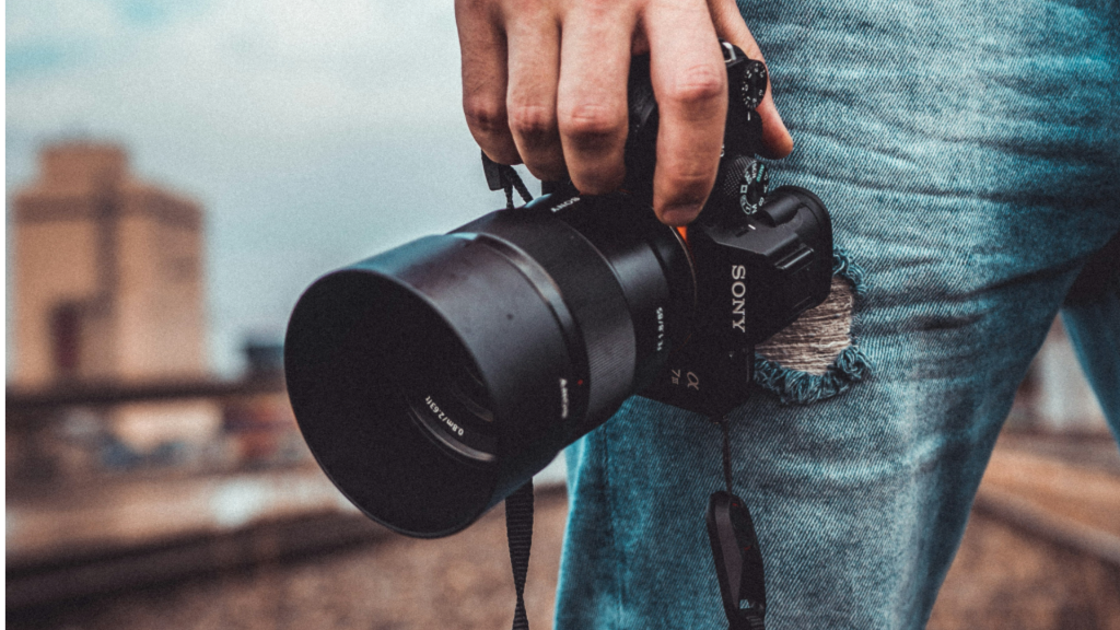 📸 بررسی سریع دوربین Sony Alpha 7 III — انتخاب حرفه‌ای‌ها