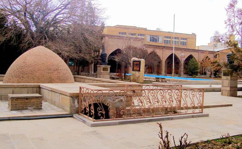 مقبره-دو-کمال.jpg