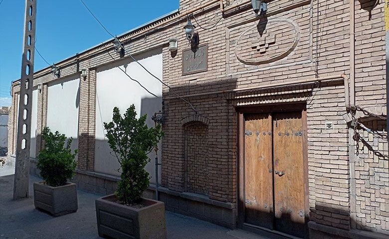 خانه-تاریخی-ستارخان.jpg