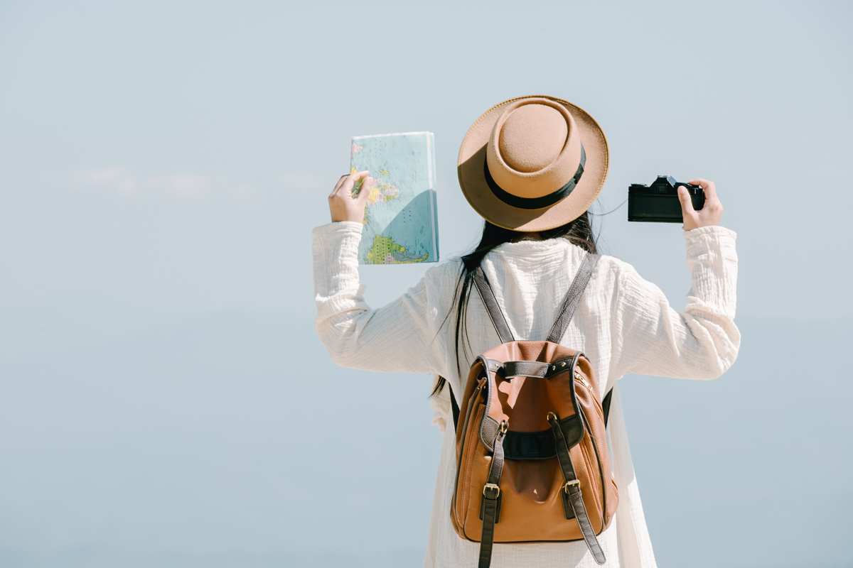 وسایل ضروری سفر برای خانم ها