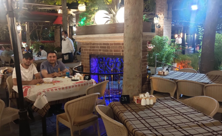 کافه رستوران آویتا