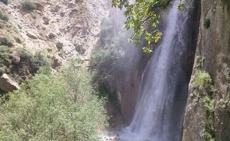 طبیعت‌گردی.jpg