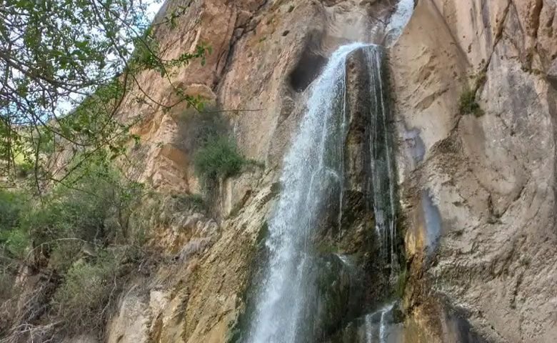 جاهای-دیدنی-نزدیک-به-آبشار-شاهاندشت.jpg