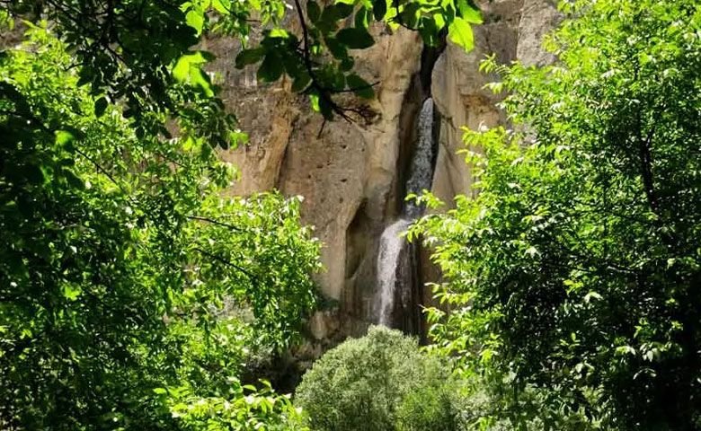 بهترین-زمان-سفر-به-آبشار-شاهاندشت.jpg