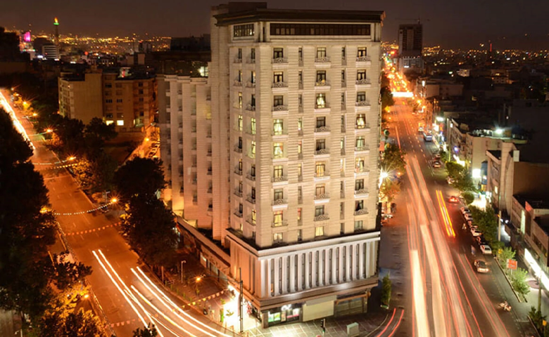 هتل نزدیک میدان ولی عصر