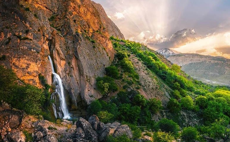 آبشار شاهان دشت