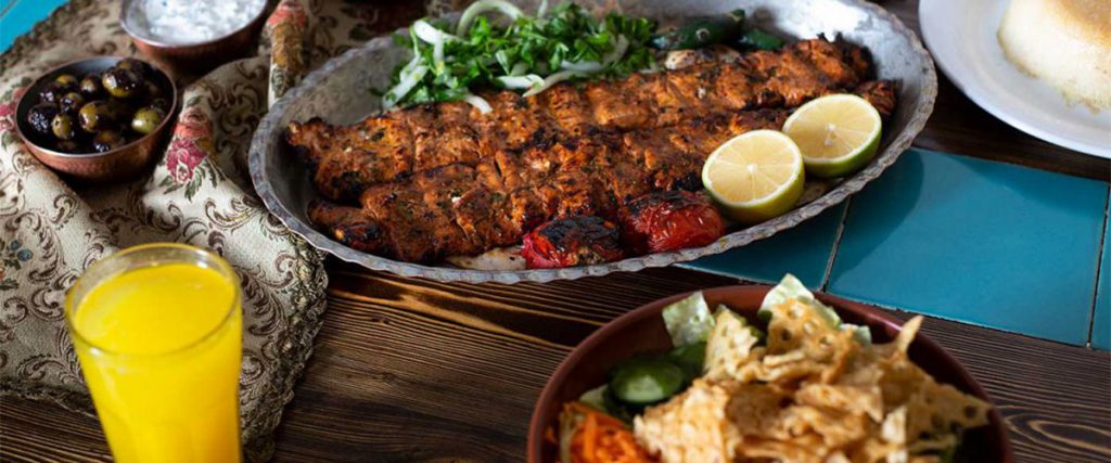 ۱۴ مورد از بهترین رستوران های رشت که باید آنها را تجربه کنید!