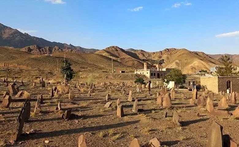 گورستان‌های-تاریخی-روستا.jpg