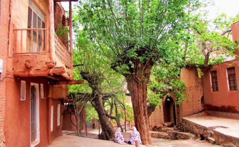 معماری-روستای-طامه-نطنز.jpg