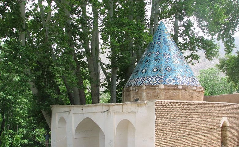 زیارتگاه‌های-روستای-طامه.jpg