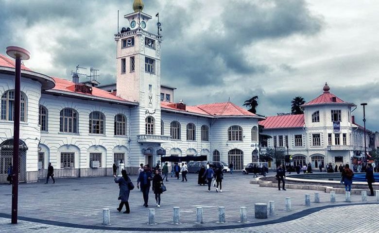 تفریحات رشت در شب؛ گشت‌وگذار شبانه در شهر باران