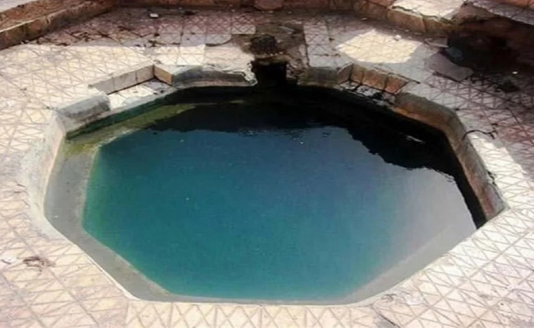 چشمه آب گرم کریز