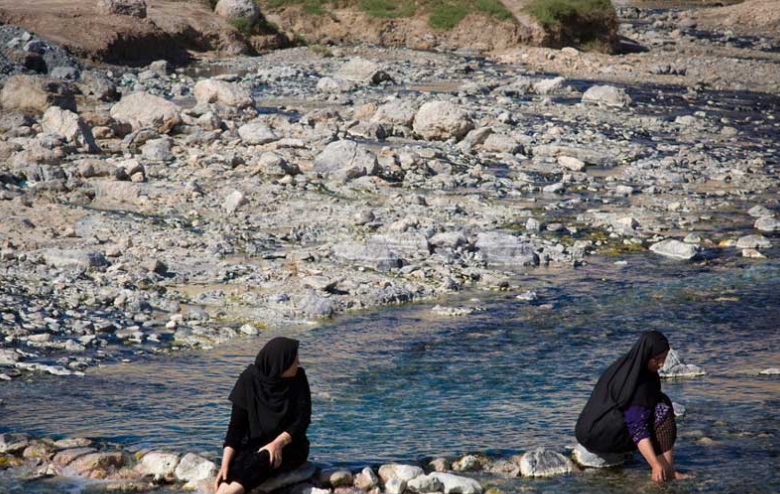 چشمه های آبگرم دهلران