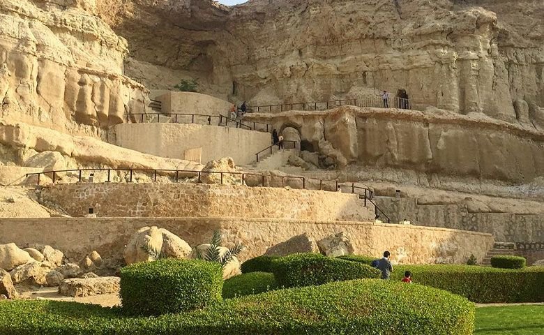 غار خربس قشم