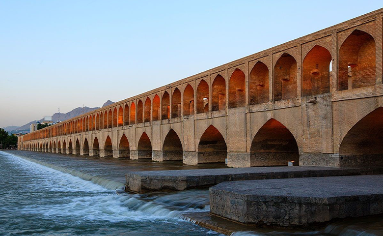 سی و سه پل اصفهان