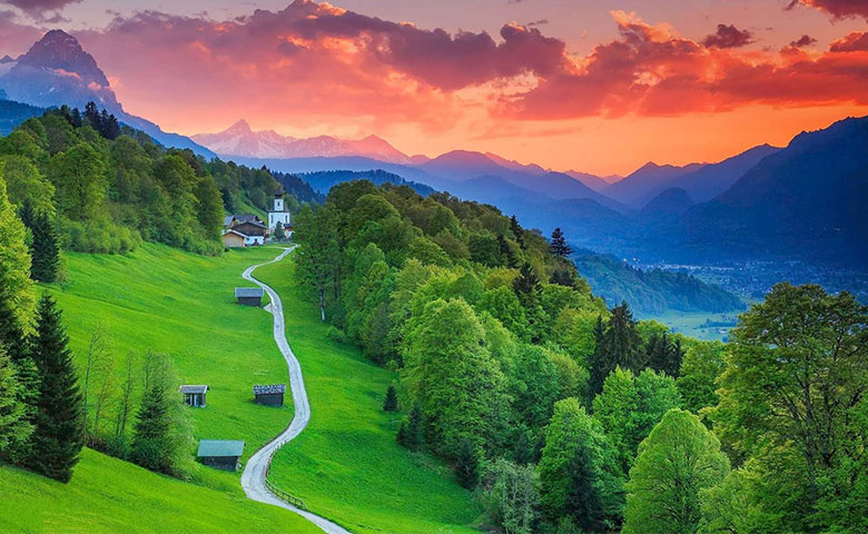 طبیعت بهاری کوهستان های شمال